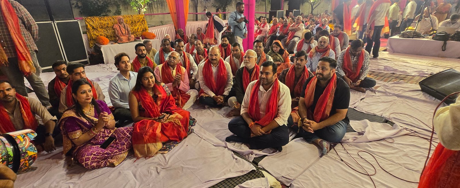 कैंट विधायक अमित अग्रवाल व वरुण अग्रवाल द्वारा सरस्वती लोक स्थित महादेव जागेश्वर मंदिर प्रांगड़ में भव्य माता की चौकी का आयोजन, श्रद्धालुओं ने लिया धर्म लाभ