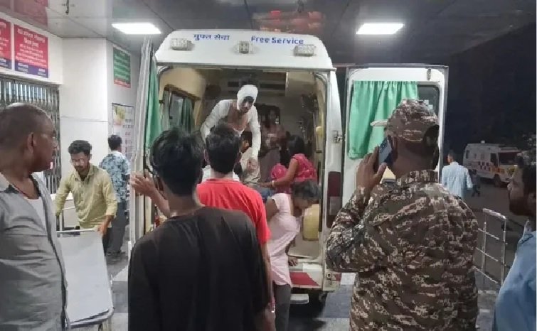 बिहार : गोपालगंज में बड़ा हादसा, गैस रिसाव के बाद दीये की चिंगारी से भड़की आग; 25 झुलसे