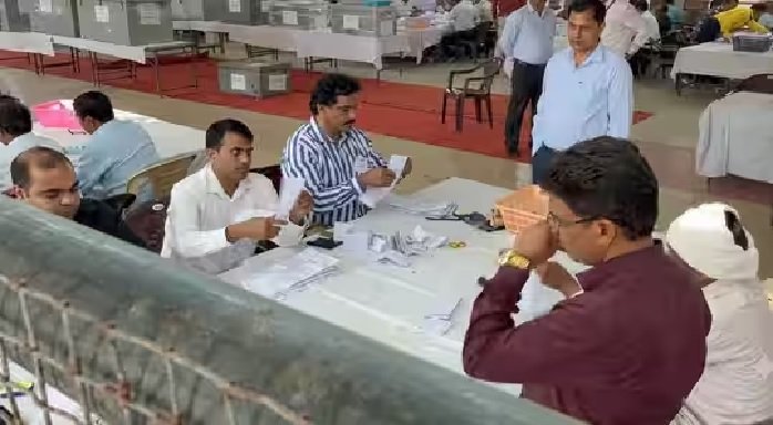 मेरठ की दोनों सीटों पर बीजेपी ने मारी बाजी, लखनऊ समेत 4 पर आगे, वाराणसी में सपा को बढ़त