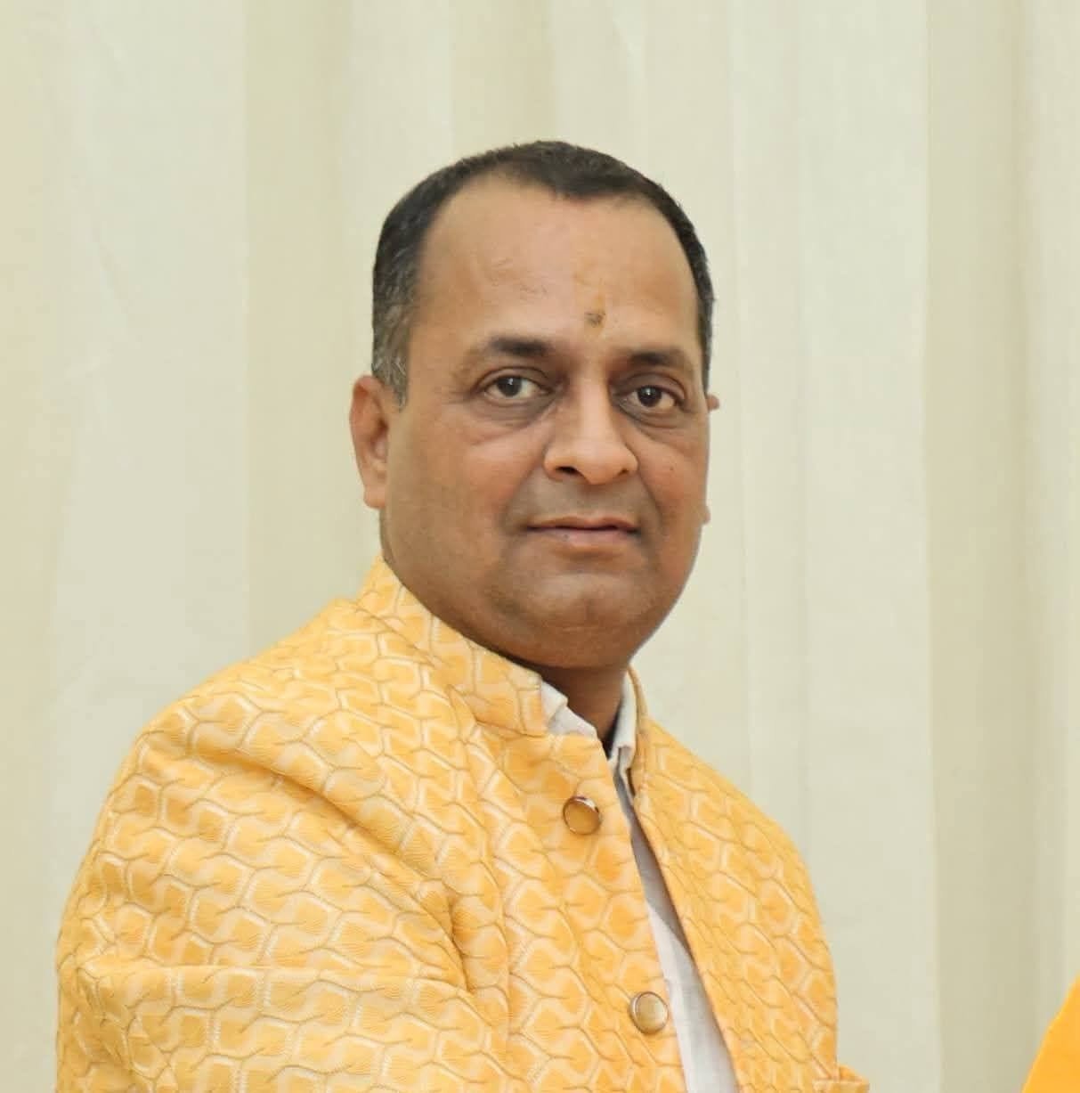 टिकट चाहिए या सिर्फ चुनावी ताकत का प्रदर्शन? नीरज मित्तल के दिवाली मिलन ने छेड़ी मेरठ भाजपा की अंदरूनी सियासत!
