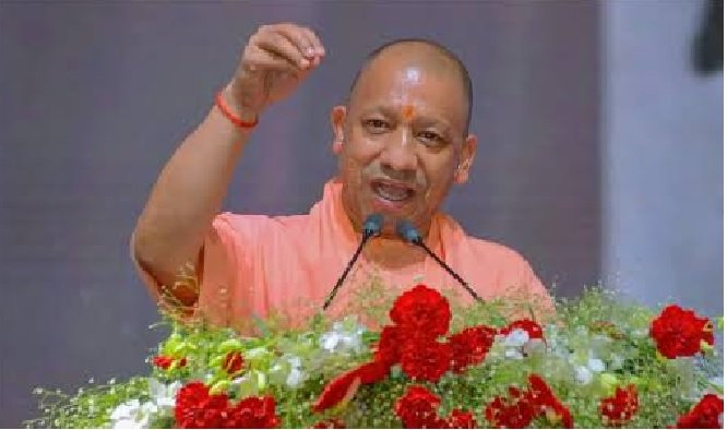 दुर्गा पंडालों की सुरक्षा को लेकर सीएम योगी सख्त, डीएम और कप्तानों को फील्ड में रहने के दिए निर्देश