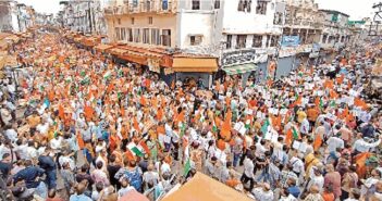 हिन्दुओं पर अत्याचार के विरोध में सड़क पर उतरा जनसैलाब
