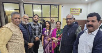 डॉ ओपी अग्रवाल व सरोजनी अग्रवाल परिवार में छप्पन भोग का आयोजन
