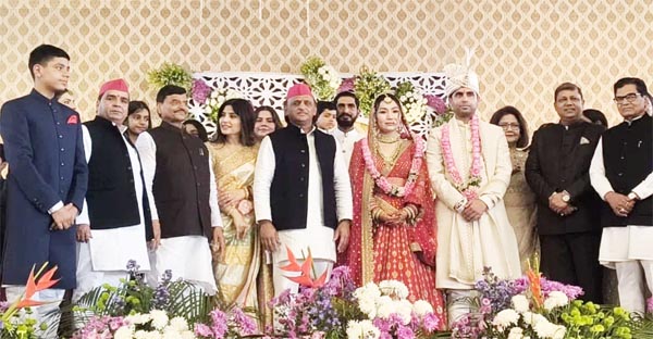 अखिलेश यादव के चचेरे भाई आर्यन सात फेरों के पवित्र बंधन में बंधे