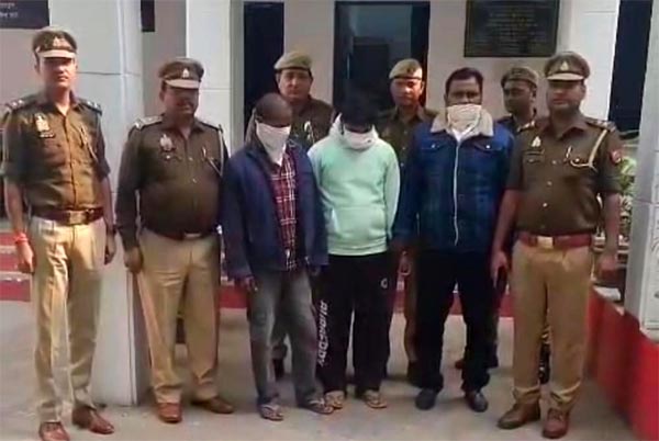 नोएडा में गाड़ियों के टायर चोरी करने वाले गिरोह के 3 सदस्य गिरफ्तार