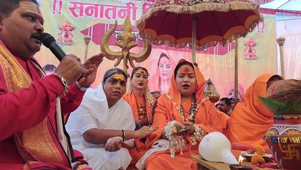 सनातनी किन्नर अखाड़े की आचार्य बनीं कौशल्यानंद गिरि