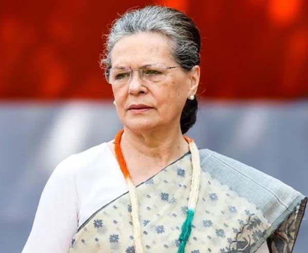 कांग्रेस नेता सोनिया गांधी की अस्पताल से दी छुट्टी