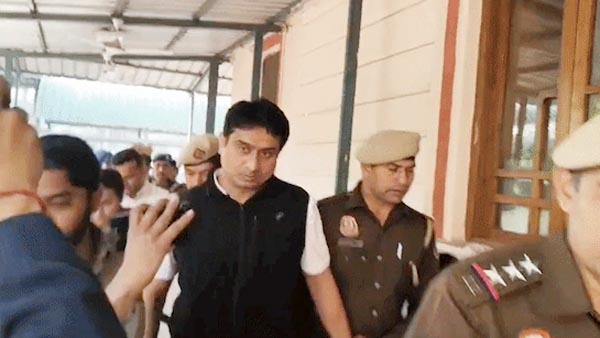 एआई समिट में प्रदर्शन मामलाः भारतीय युवा कांग्रेस अध्यक्ष उदय भानु चिब गिरफ्तार