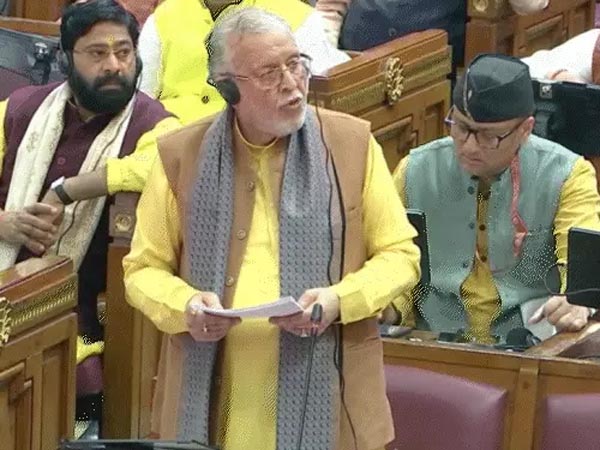 कैग रिपोर्ट में खुलासा: हैसियत एक लाख की, परियोजना के लिए कंपनी को दे दी 300 करोड़ रूपये की जमीन