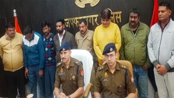 एनएचएआइ के अफसर बनकर करते थे ठगी, सरगना समेत आठ गिरफ्तार