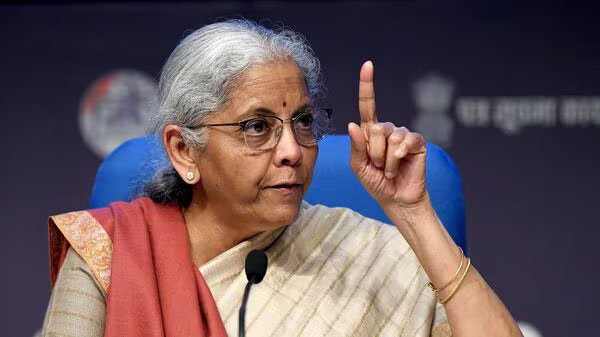 बैंकों को लॉकर में रखी वस्तुओं को देखने का अधिकार नहीं : निर्मला