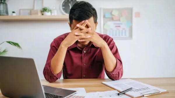 छुट्टी की बजाय साहब ने दी स्वैच्छिक सेवानिवृत्ति