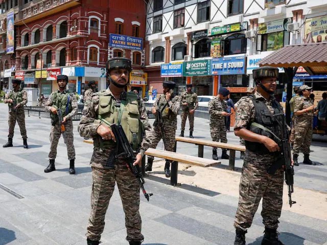 जम्मू-कश्मीर में लश्कर-ए-तैयबा के दो पाकिस्तानी समेत पांच टेररिस्ट गिरफ्तार