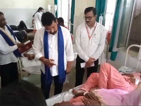 सांसद चंद्रशेखर बिजनौर जिला अस्पताल पहुंचे, खामियां देखकर भड़के