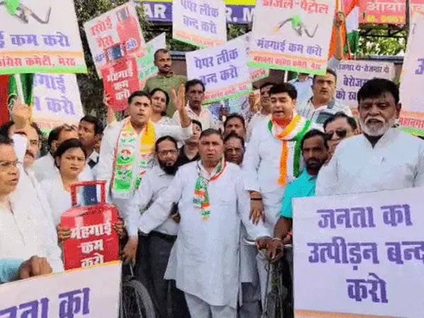रिक्शा चलाया कांग्रेस अध्यक्ष ने