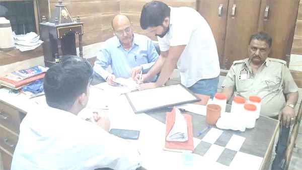 एसडीएम ने पनीर फैक्ट्री पर मारा छापा, 850 किलो पनीर पकड़ा