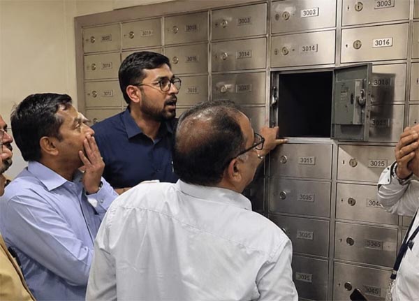 बैंक ऑफ इंडिया से ग्राहकों का 96 पैकेट सोना गायब, तत्कालीन मैनेजर समेत 3 पर प्राथमिकी