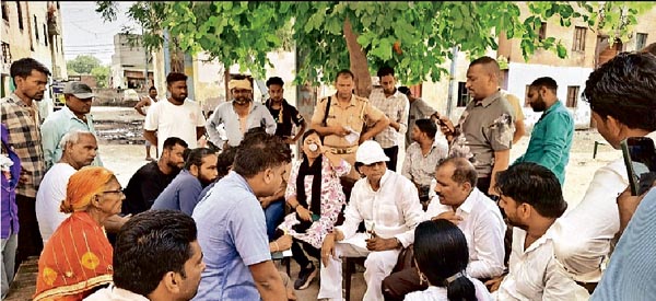काजीपुर की सड़कों पर हुआ जलभराव
