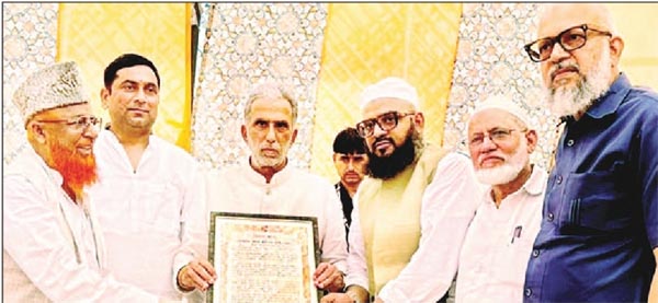 केंद्रीय मंत्री कृष्णपाल गुर्जर मौलाना कारी शफीकुर्रहमान कासमी से मिले