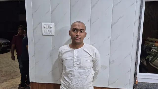ऑनलाइन प्रवचन की आड़ में युवतियों को फंसाता था इंजीनियर साधु, मोबाइल में मिले अश्लील वीडियो