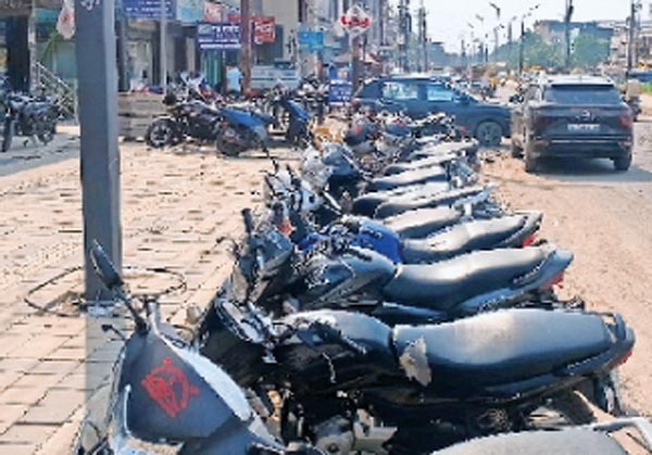 शहरवासियों को मिलेंगी 200 नई रोड साइड पार्किंग