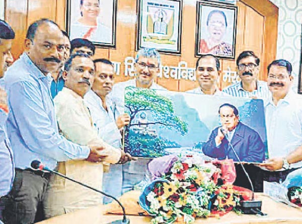 रिलीव हुए रजिस्ट्रार डॉ. अनिल यादव