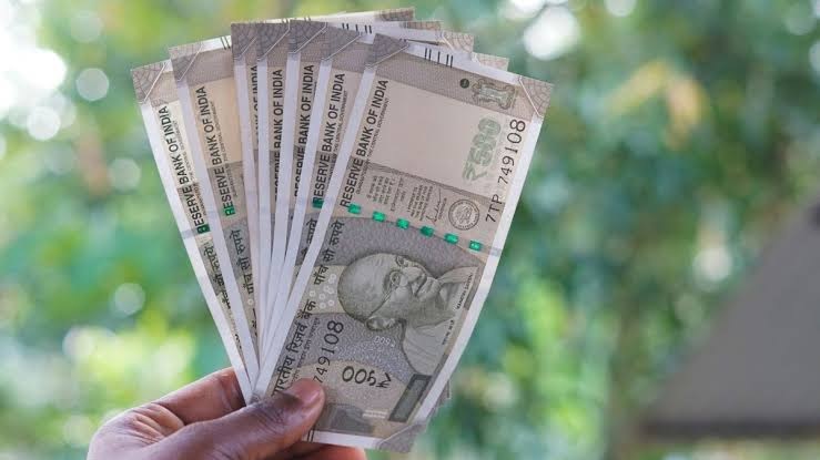 दिल्ली की महिलाओं के लिए खुशखबरी: ₹2500 को लेकर आया बड़ा अपडेट, इस तारीख से आएंगे खाते में पैसे
