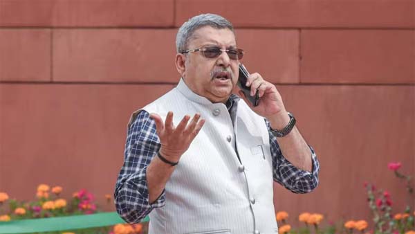 महिला सांसदों से अभद्रता टिप्पणी करने पर कल्याण बनर्जी पूरे सत्र से निलंबित