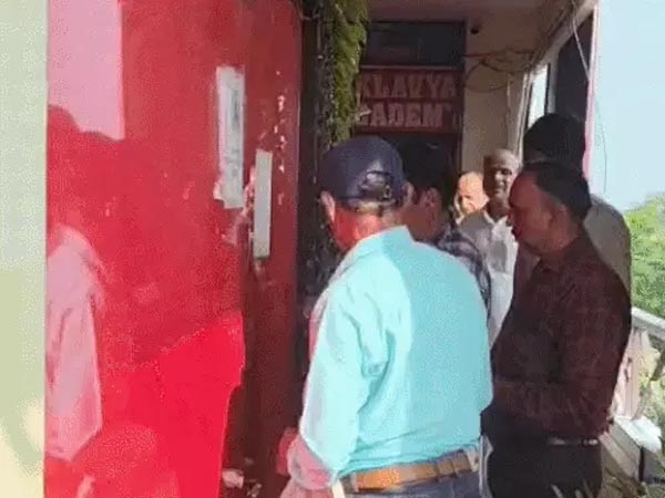 मेडा ने सीलिंग कार्रवाई में दी राहत, शपथपत्र देकर खुल सकेंगे कोचिंग सेंटर; 2 महीने में पूरे करने होंगे सभी मानक