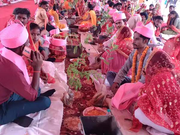 मुख्यमंत्री सामूहिक विवाह योजना के अंतर्गत 397 जोड़ों का विवाह हुआ संपन्न