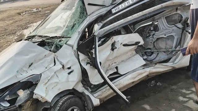 गुरुग्राम में यू-टर्न लेते समय ट्रक ने कार को मारी टक्कर, दो लोगों की मौत और तीन घायल