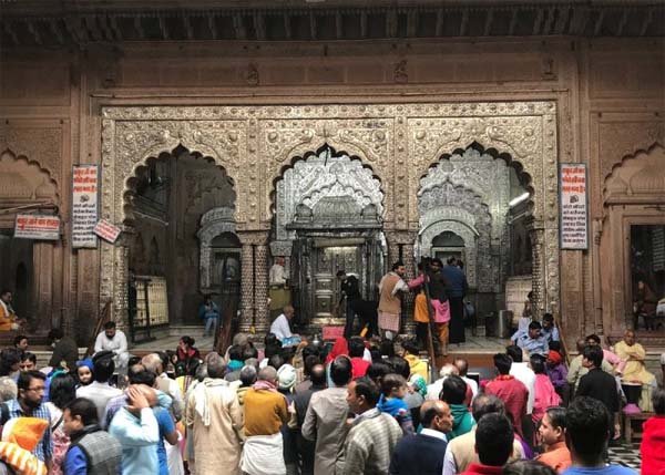‘बांके बिहारी मंदिर चढ़ावे पर सुप्रीम कोर्ट ने अपनाया सख्त रुख