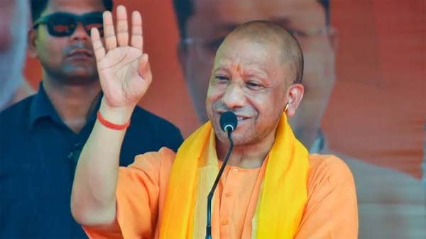 कांवड़ियों पर बरसाएंगे सीएम योगी फूल, सीसीटीवी से होगी निगरानी