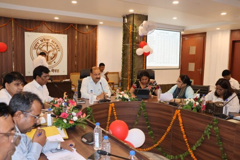 विकास भवन सभागार में जिलाधिकारी की अध्यक्षता में संपन्न हुई जिला स्वास्थ्य समिति की बैठक